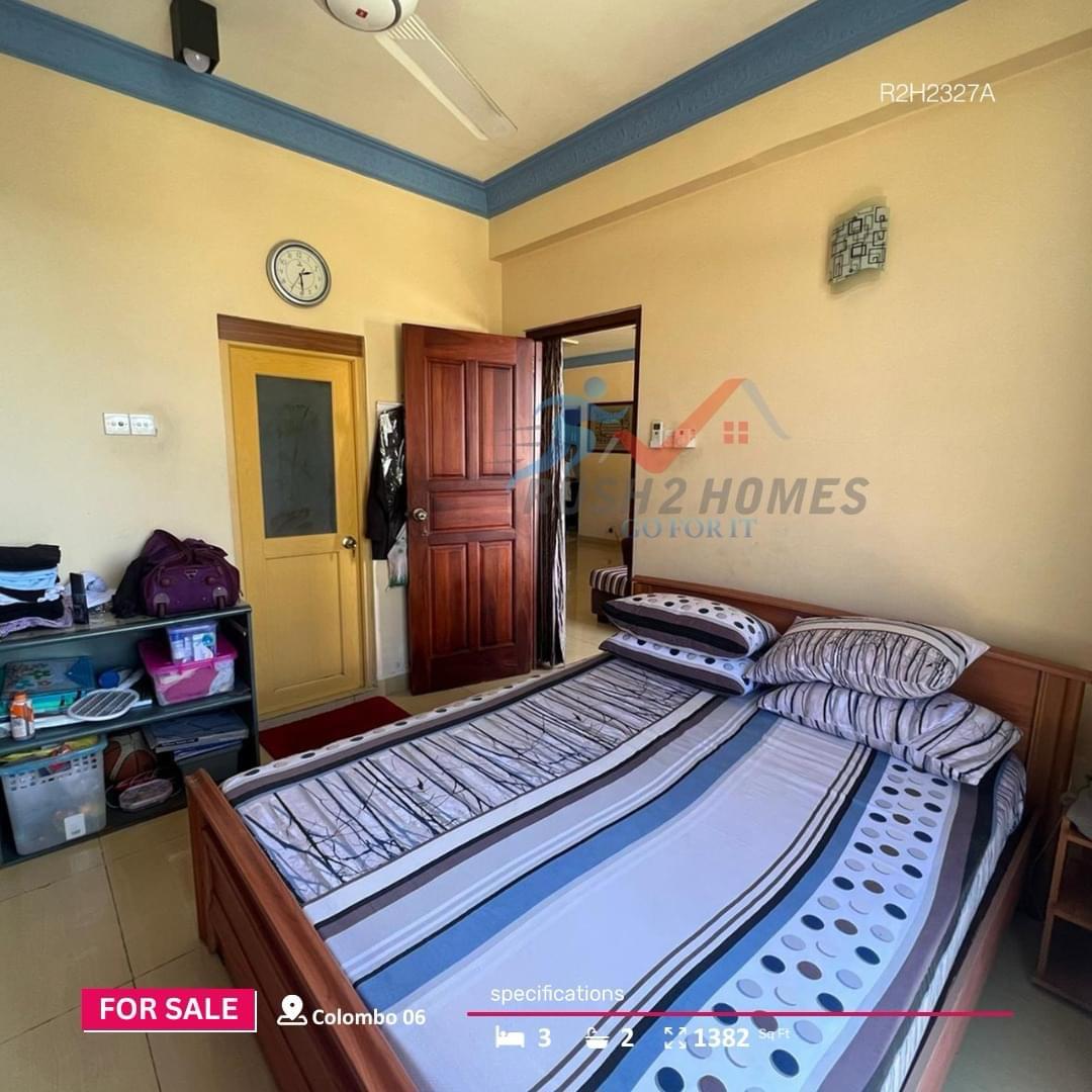 Sea View Apartment For Sale in Colombo 6